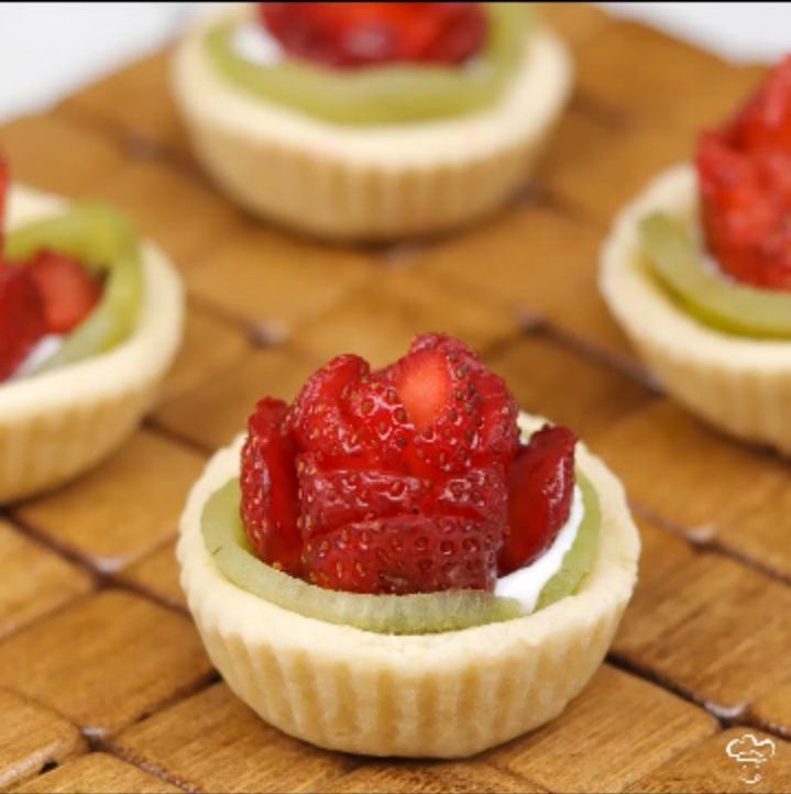 Strawberry Rose Tarts (without oven)